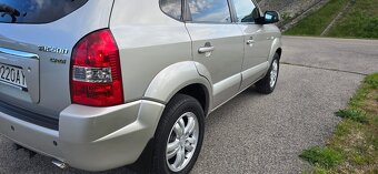 Hyundai Tucson 2.0 CDRi 4x4 manuál ťažné - 9