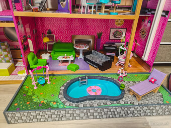 Barbie domček, sanitka, auto + príslušenstvo - 9