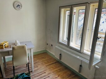 ZNÍŽENÁ CENA, ÚTULNÝ 1 podlažný rodinný dom, 646 m2, VT - 9