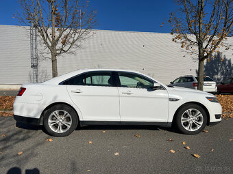 Ford Taurus 3.5V 6, benzín, 2015, 1.majitel - 9