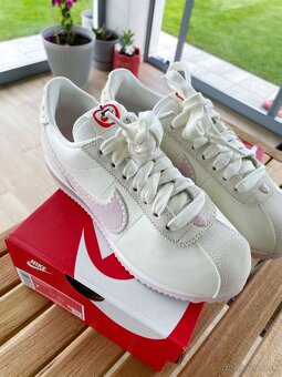 Nike Cortez Valentines day 2025 limited edition - 9