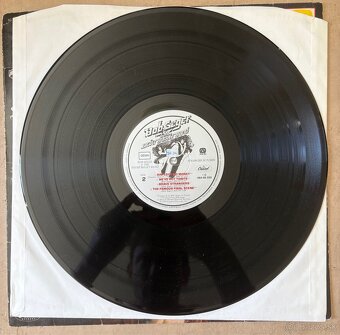 Bob Seger & The Silver Bullet Band - Stranger In Town - 9