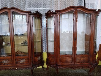 Vitrína - 9