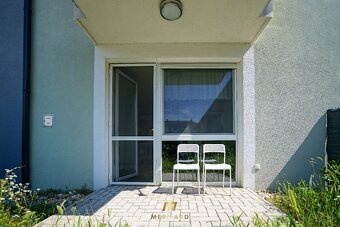 1,5 izbový zariadený byt, predzáhradka, parkovanie, RAJKA - 9