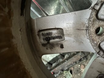 Volkswagen 5x112 r17 225/60 - 9
