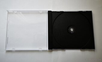 Obaly na média CD a DVD, tenšie aj hrubšie. - 9