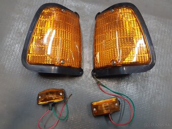 Skoda 120,130,rapid predné smerovky - 9