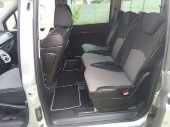 Peugeot 807 - 9