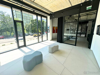 Prenájom prestížneho showroom priestoru 251m² (prízemie) na - 9