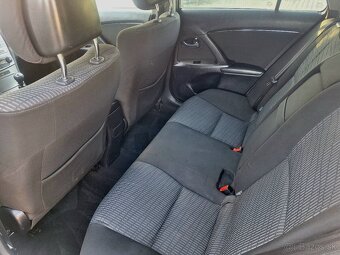 Toyota Avensis Combi 2.0l D-4D Luna - 9