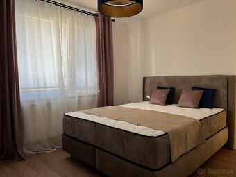 ŠTÝLOVÝ, KOMPLETNE ZREKONŠTRUOVANÝ 3-IZBOVÝ BYT V KOMÁRNE - 9