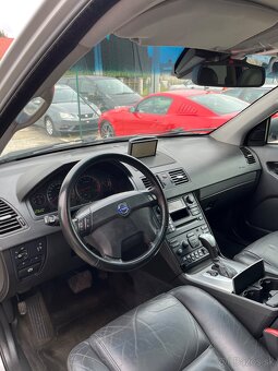 Volvo XC90 4.4 V8 232kW 4x4 = 7 miest, A/T, Navi, Top Stav = - 9