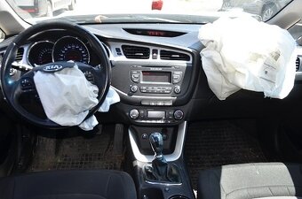 Kia Ceed sporty wagon 1.4 CVVT, 73 kW, M6, havarovaná - 9