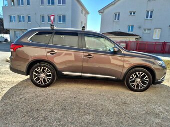 Mitsubishi Outlander 2.2D 4x4 2015 - 9