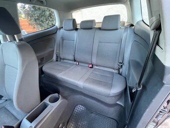 Volkswagen Golf V 1.9tdi DSG - 9