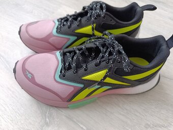 Dámske bežecké tenisky do terénu Reebok ...veľ. 39 - 9