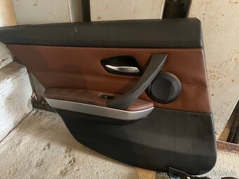 Interiér na BMW e90 - 9