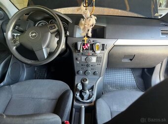 Opel astra H GTC - 9