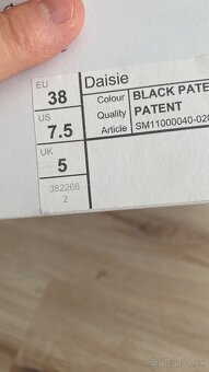 Lodicky Steve Madden c. 38 - 9