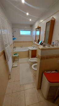 Pekný RD v Leviciach - Muškátová ul. - poz. 688 m2 - 9