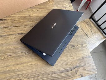15.6"/Acer Notebook/4GB RAM DDR5/128GB NVMe SSD/AMD Radeon - 9