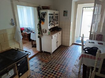 Hospodárska usadlosť s 3,6 hektárovým pozemkom na samote Nov - 9