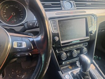 VW PASSAT 2.0 TDI 110KW DSG ROK VÝROBY 2015 - 9