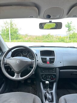 Predám Peugeot 206+ 1.4 Benzín - 9
