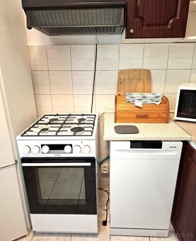 3 iz., ul.Rumančeková, BA II., 900,-€/mes. s energ. - 9