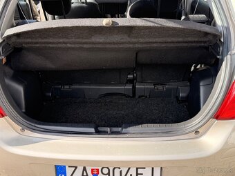 Toyota Yaris 1,33 - 9