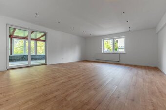 Jedinečný 4-izbový byt, 132m2 pri centre mesta s terasou - 9