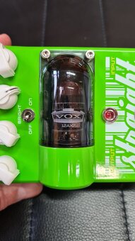 Predám Gitarový efekt VOX Straight 6 - 9