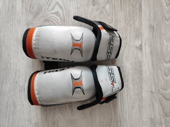 Hokejová výstroj - 9