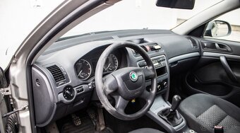 Škoda Octavia 1.6 MPI Ambiente, 75 kW, M5, 5d. - 9