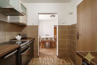 REZERVOVANÉ - Exkluzívny predaj rodinného domu v obci Jelšov - 9