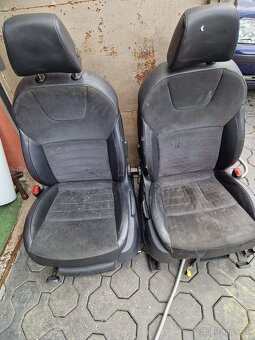 Diely interiéru Škoda Octavia 3 - 9