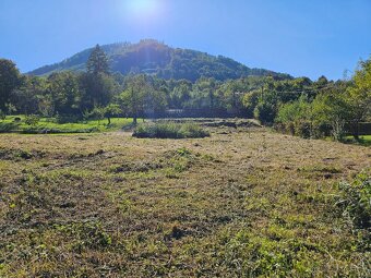 Stavebný pozemok pri lese s potokom - LADCE - 9