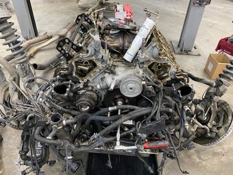 Predám BMW x5 e70 originál mpower 555ps - 9