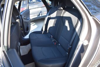 Hyundai i30 1.5 T-GDi mHEV iMT Style - 9