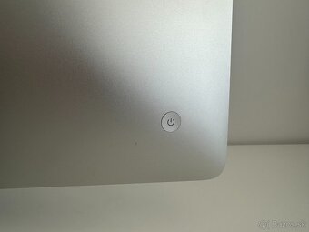 Apple iMac 27” Retina 5k 2017 / i7 / 40GB RAM / Radeon - 9