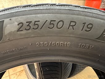 235/50R19 zimne - 9