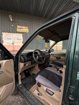 Nissan Terrano 2.7 TDi 92kw 4x4 - 9