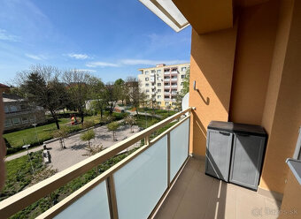 Komfortný 2-izbový byt s dvoma balkónmi blízko centra Trnavy - 9