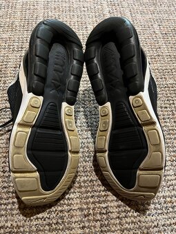 Nike Air Max 270 - 9