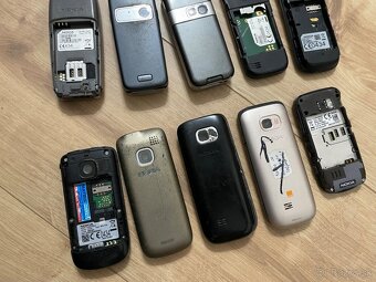 Balík Nokia mobilov č.1 - 9