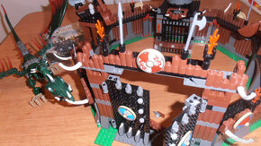 LEGO 7019 - Pevnosť Vikingov v boji s Fafnirským drakom - 9
