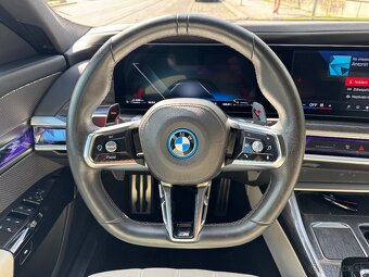 BMW M760e xDrive I.majitel CZ v záruce od výrobce - 9