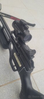 Predám túto silnú 175Librovu kušu so zameraním + šípy - 9