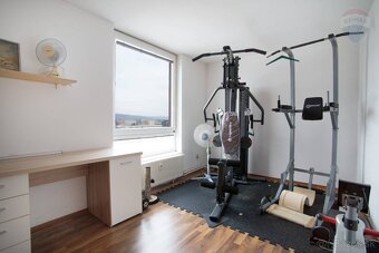 PREDAJ: veľký 3 izbový byt, staršia Novostavba, Nová Rožňavs - 9