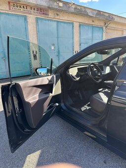 Predam BMW ix40 - 9
